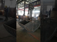 حفارة بذراع طويلة مع دلو