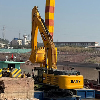 تم تصميم الذراع الطويلة للحفارة لتحقيق وصول ممتد ومتانة فائقة